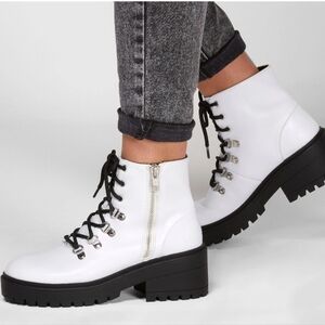 Skechers Teen Spirit White and Black Women's combat Boots 8.5